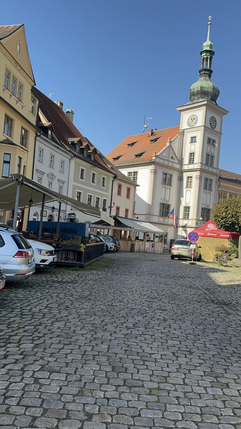 Недавно побывали на экскурсии из Праги в Карловы Вары и замок Локет — это было просто