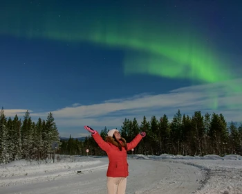 Гастропогружение, квест на снегоступах, охота за северным сиянием
