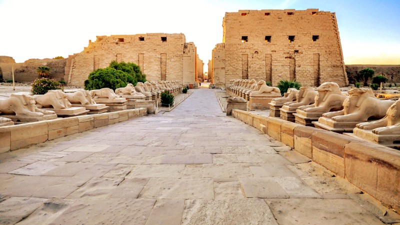 Из Хургады в Луксор - в поисках древности