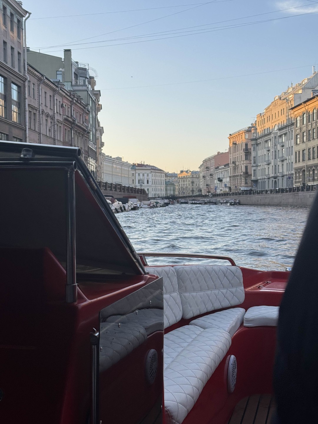 На красивом катере по Петербургу: индивидуальная прогулка (Леонид)
