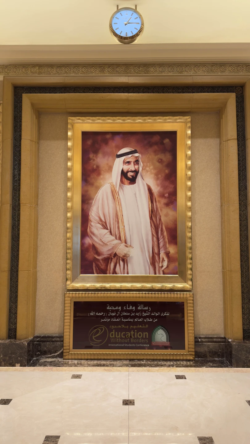 Какая замечательная экскурсия в Абу-Даби!!! Встретили около отеля, повезли в комфортабельном авто. Как и было обещано,