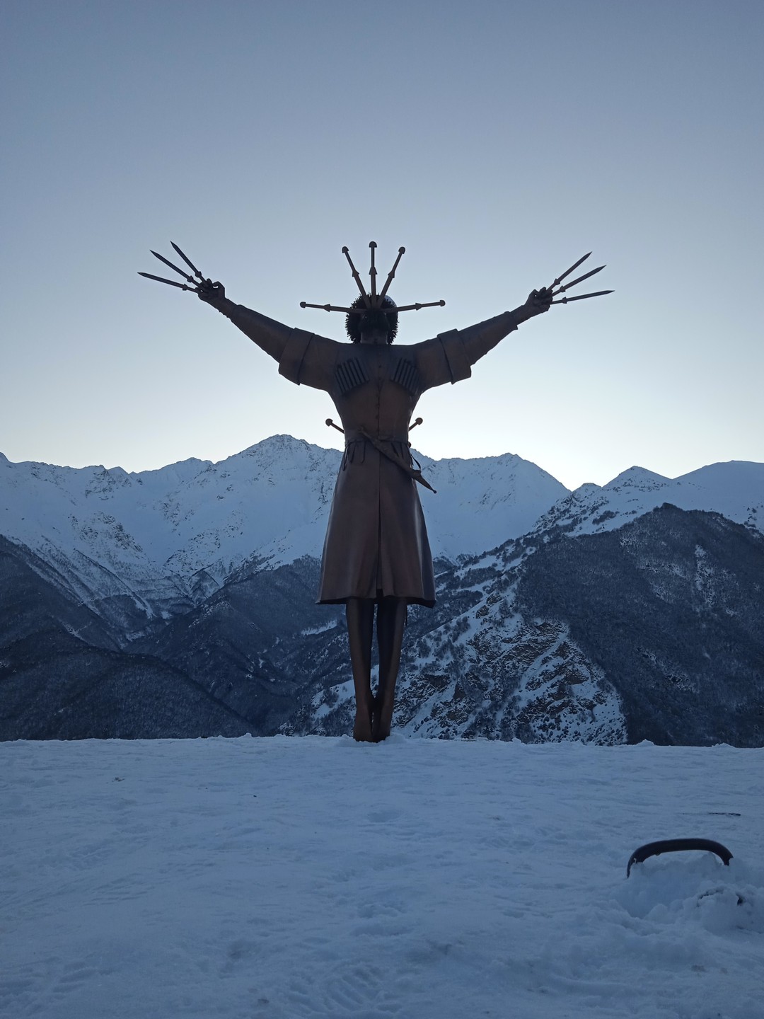 Самая лучшая поездка в горы. Самый душевный обед. И даже погода улучшилась в день экскурсии. Магия