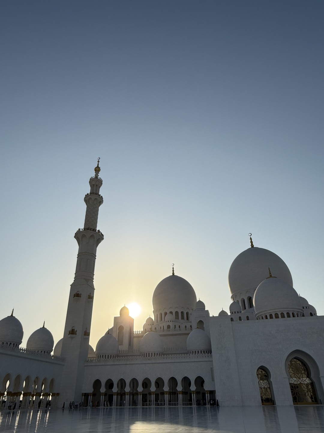 Сегодня у нас была прекрасная экскурсия по Абу-Даби. Было интересно и взрослым, и детям! 8 часов