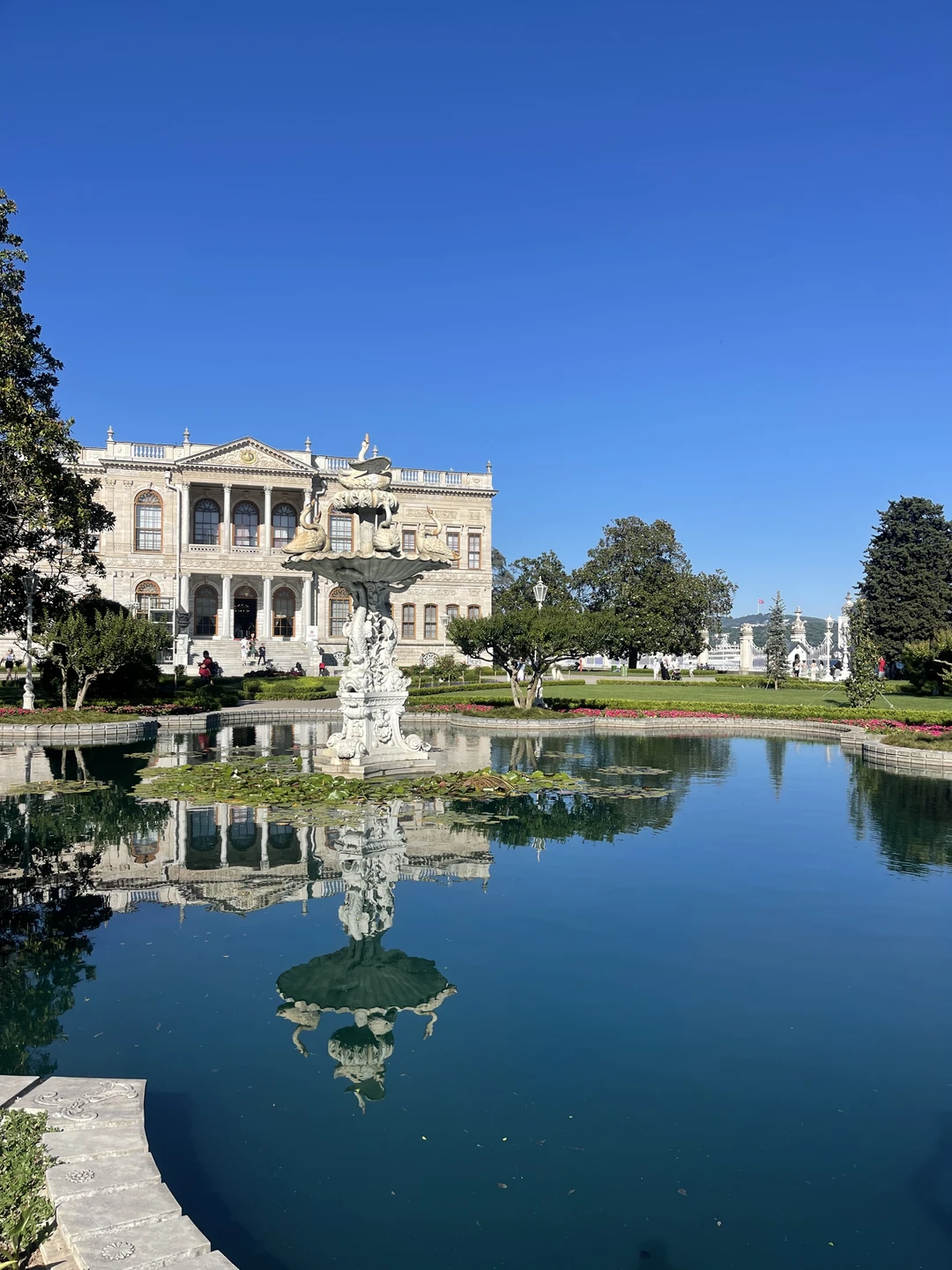 Как турист, который чаще исследует новый город самостоятельно, я была скептично настроена насчет идеи взять экскурсию