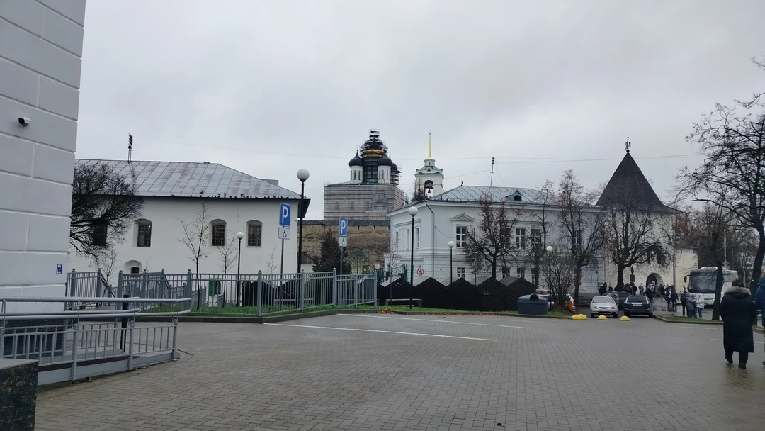 Замечательный экскурсовод! Вся информация доведена доступно и интересно! Супер, очень понравилось от и до, не хотелось