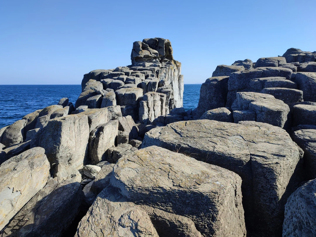 Экскурсия классная, виды потрясающие, по камням напрыгались от души:)