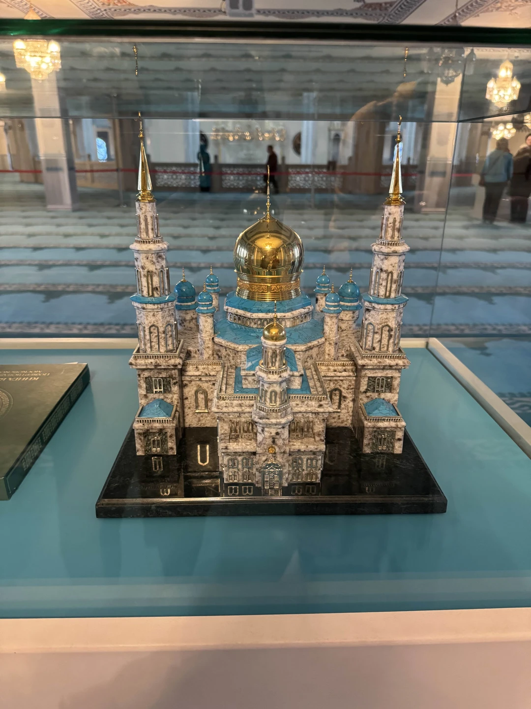 Очень хотелось побывать в Соборной мечети. Понравилось очень. Красиво. Экскурсовод очень приятная женщина, рассказала про ислам