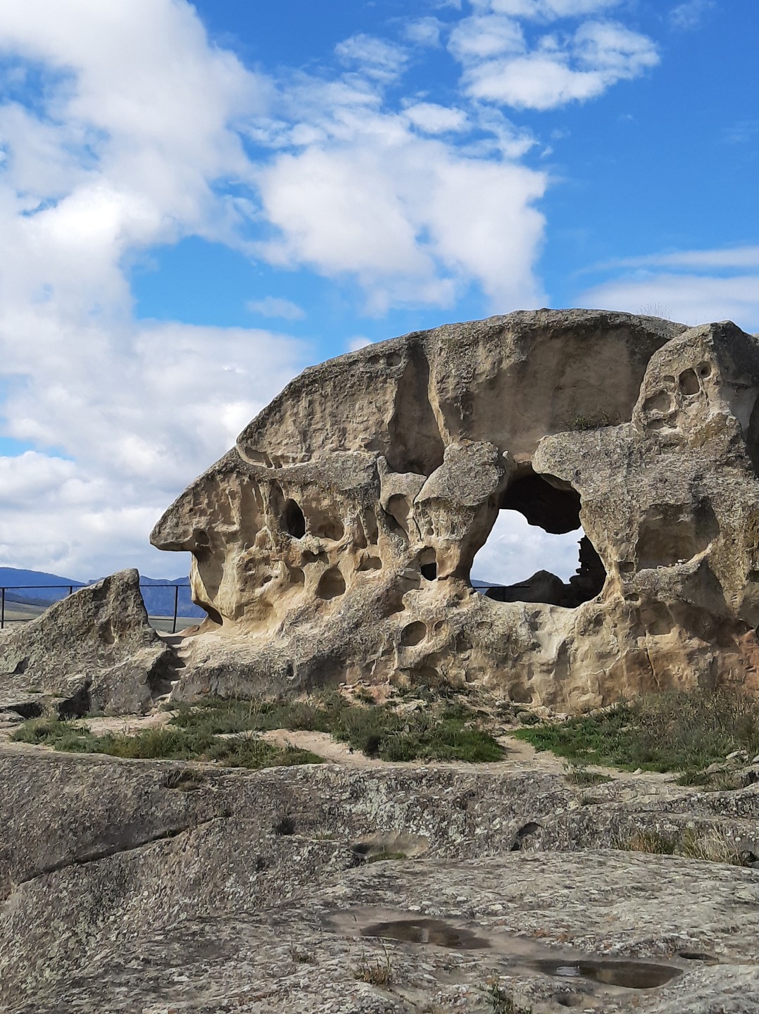 Гори и Уплисцихе. История в камнях (Анжелика)