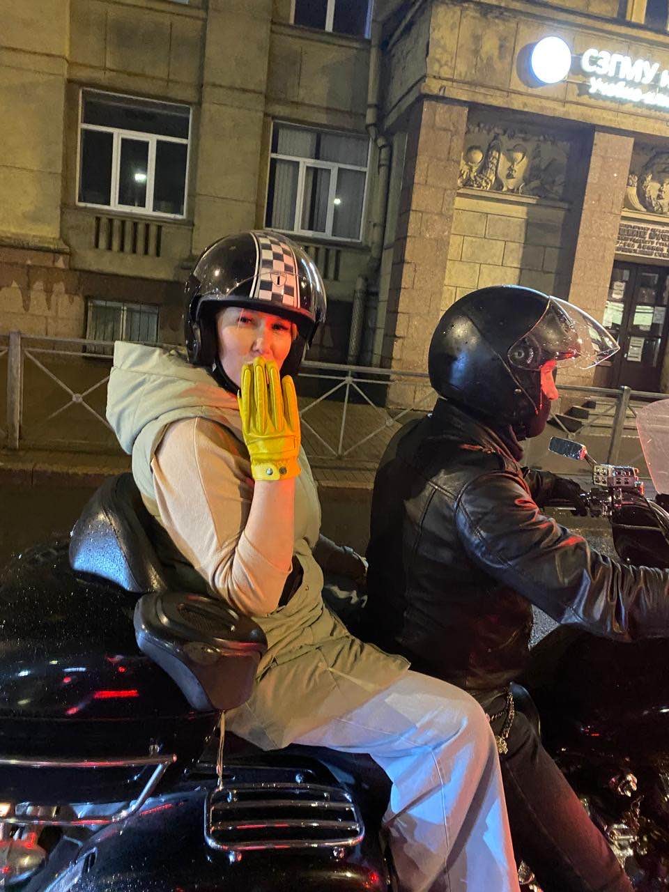 На мотоцикле по вечернему Питеру или к разводным мостам (Елена)