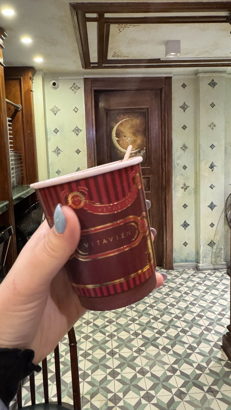Замечательная экскурсия☺️ Жанна прекрасный рассказчик. Без проблем помогала нам с не входящими в программу моментами (как,