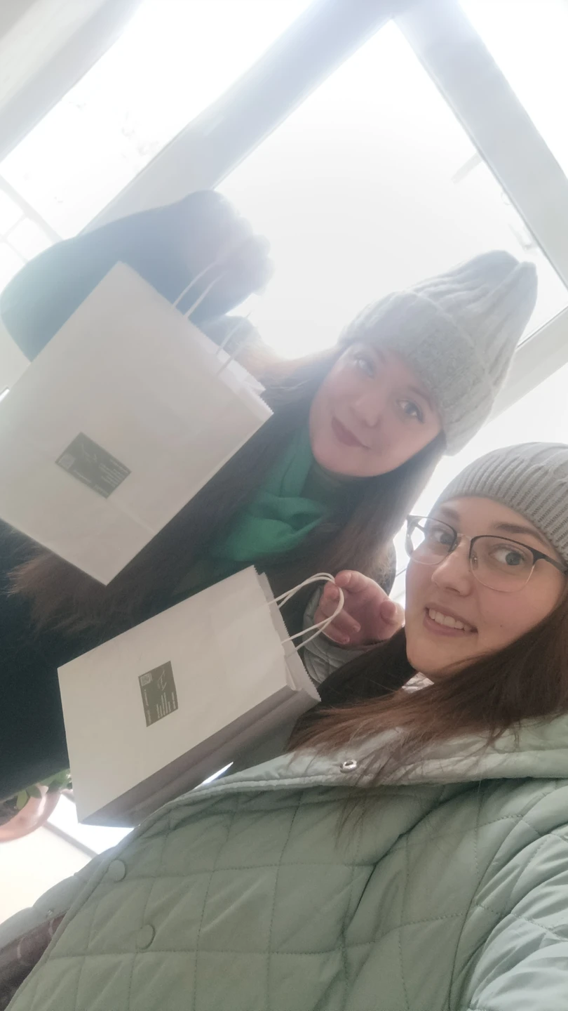 Посетили мастер-класс по рисованию с подругой и остались в полном восторге! Атмосфера была невероятно уютной и