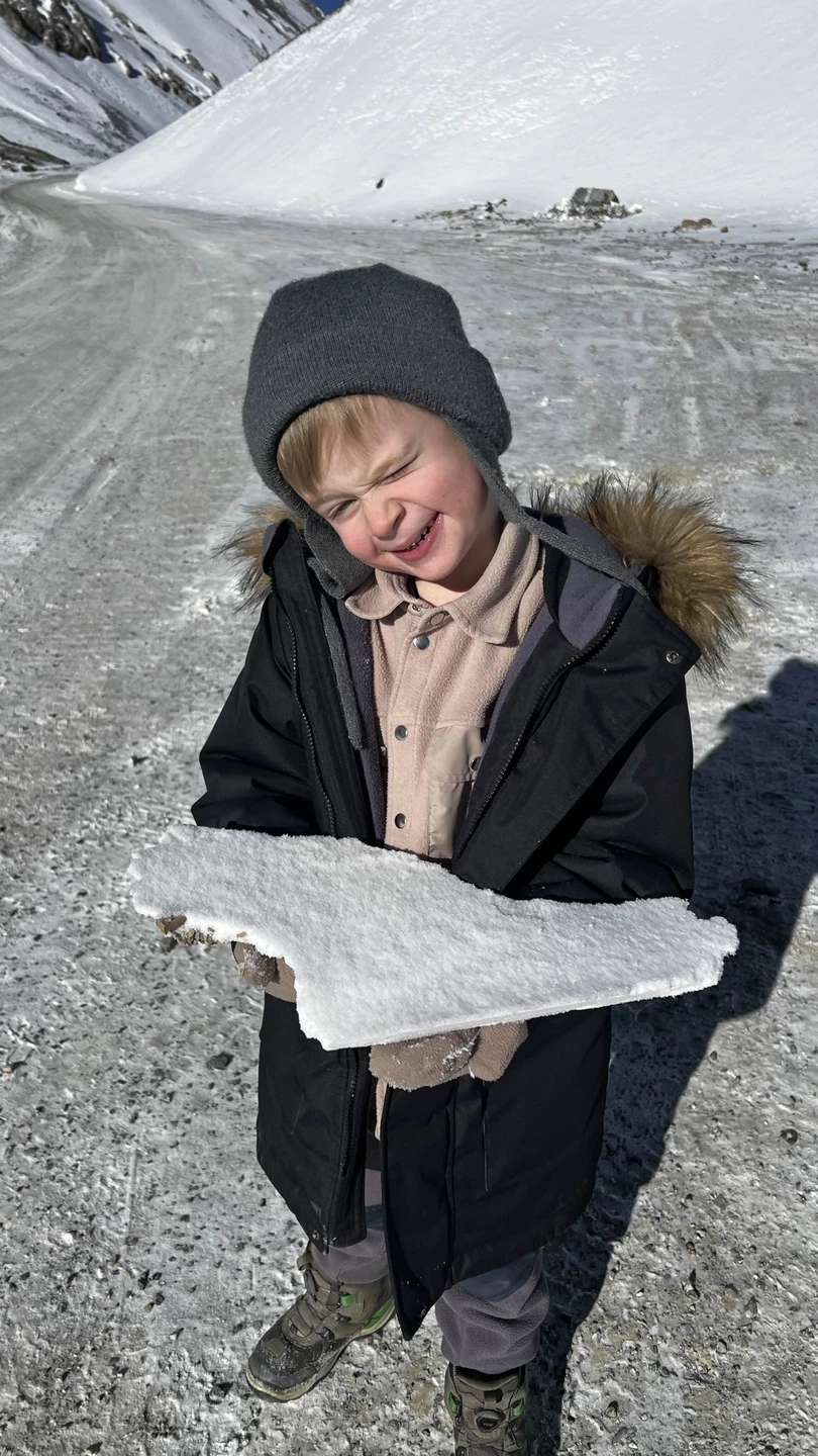 Это были прекрасные 2 дня, проведенные в путешествии по красотам Кыргызстана вместе с гидом Айбеком. Любые