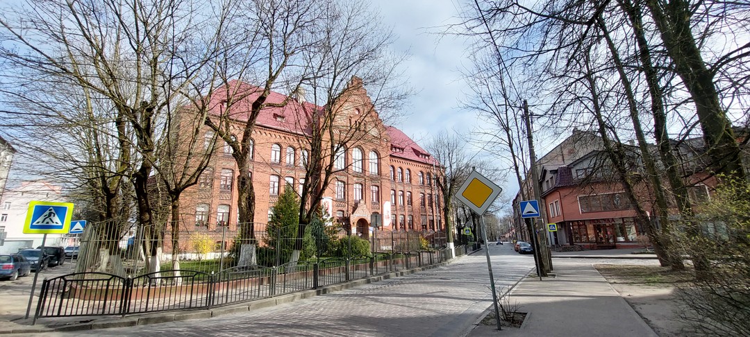 Спасибо большое Олесе за экскурсию, все было замечательно! Нам очень понравилось! Олеся замечательный гид!! Очень интересно!!