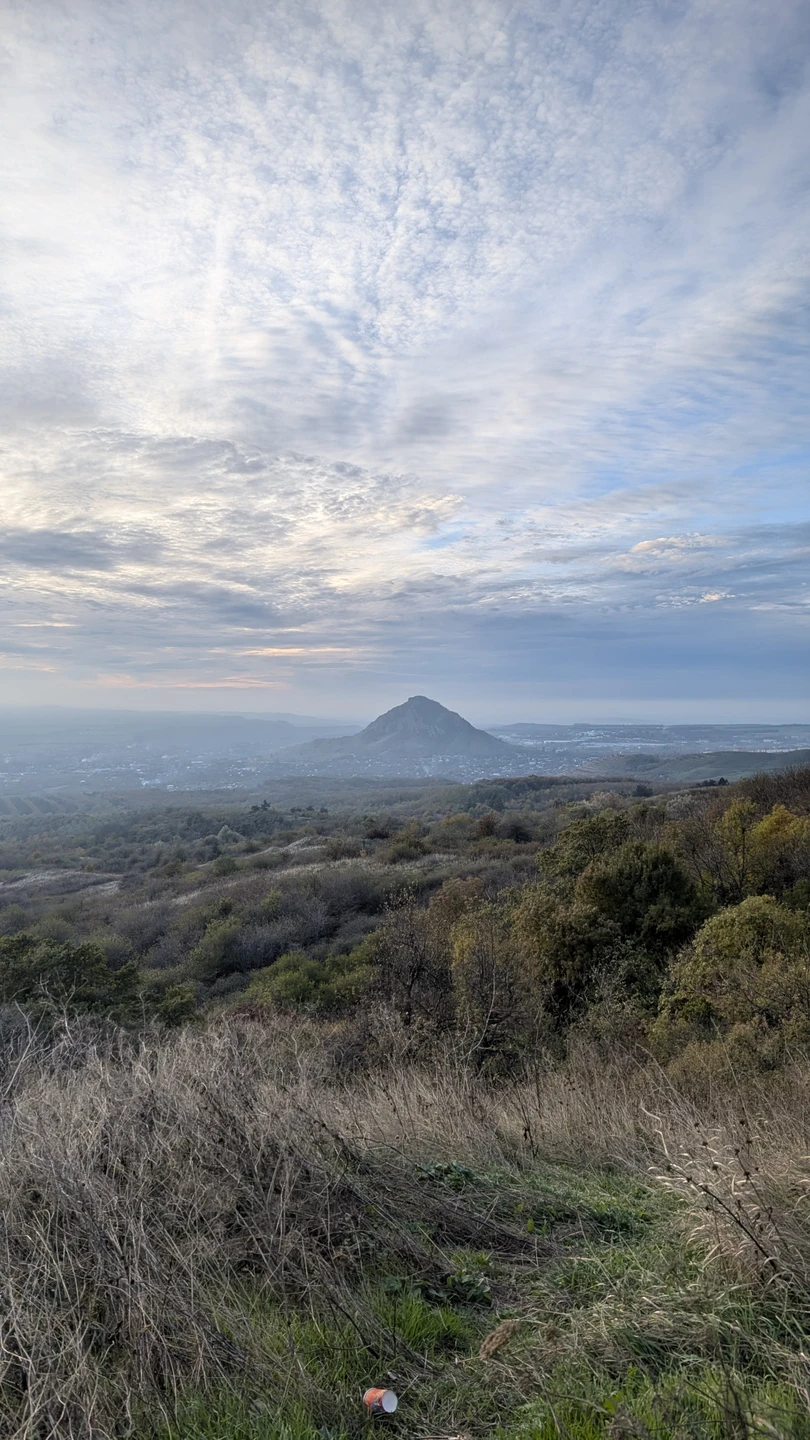 Была в КМВ 18-19.10. взяла экскурсию "Пятигорск на закате" и ни разу не пожалела. Илья и