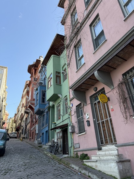 Все супер! Гуляли с Али из команды Бахтияра. В легкой форме рассказал очень много всего. На