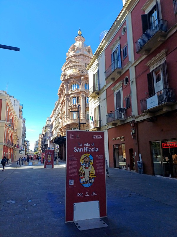 Женские лица Бари