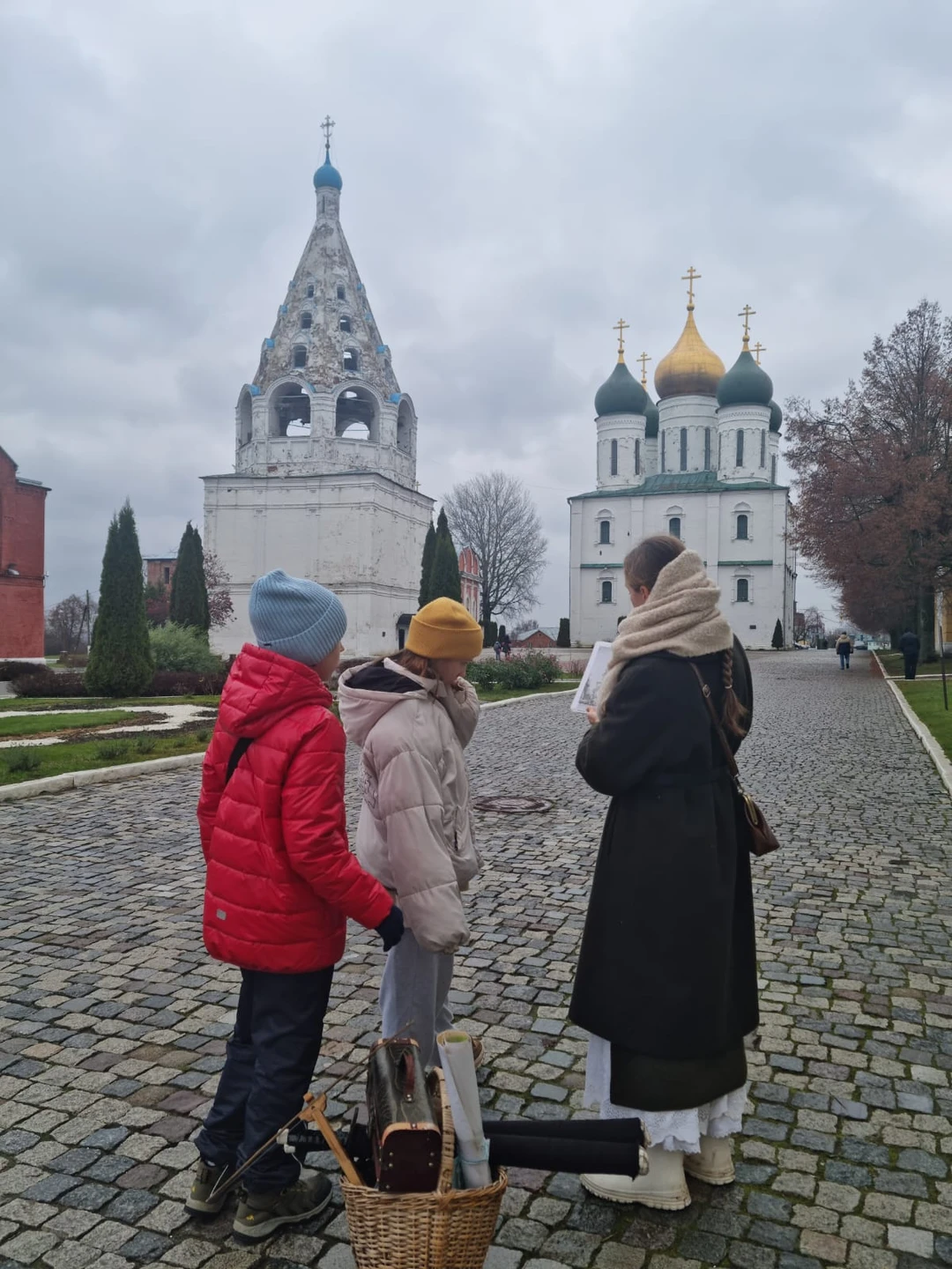 Превосходную программу провела для 11-летних детей в ужасную погоду великолепная Варвара