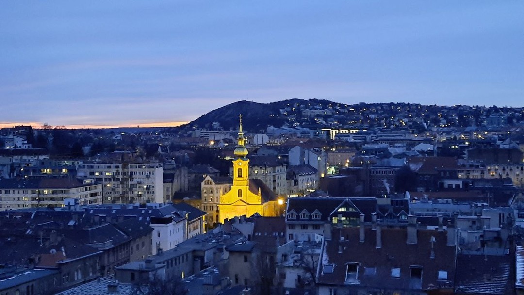 Экскурсии замечательные, была и на синем и на красном маршруте. Илья - профессионал своего дела. За