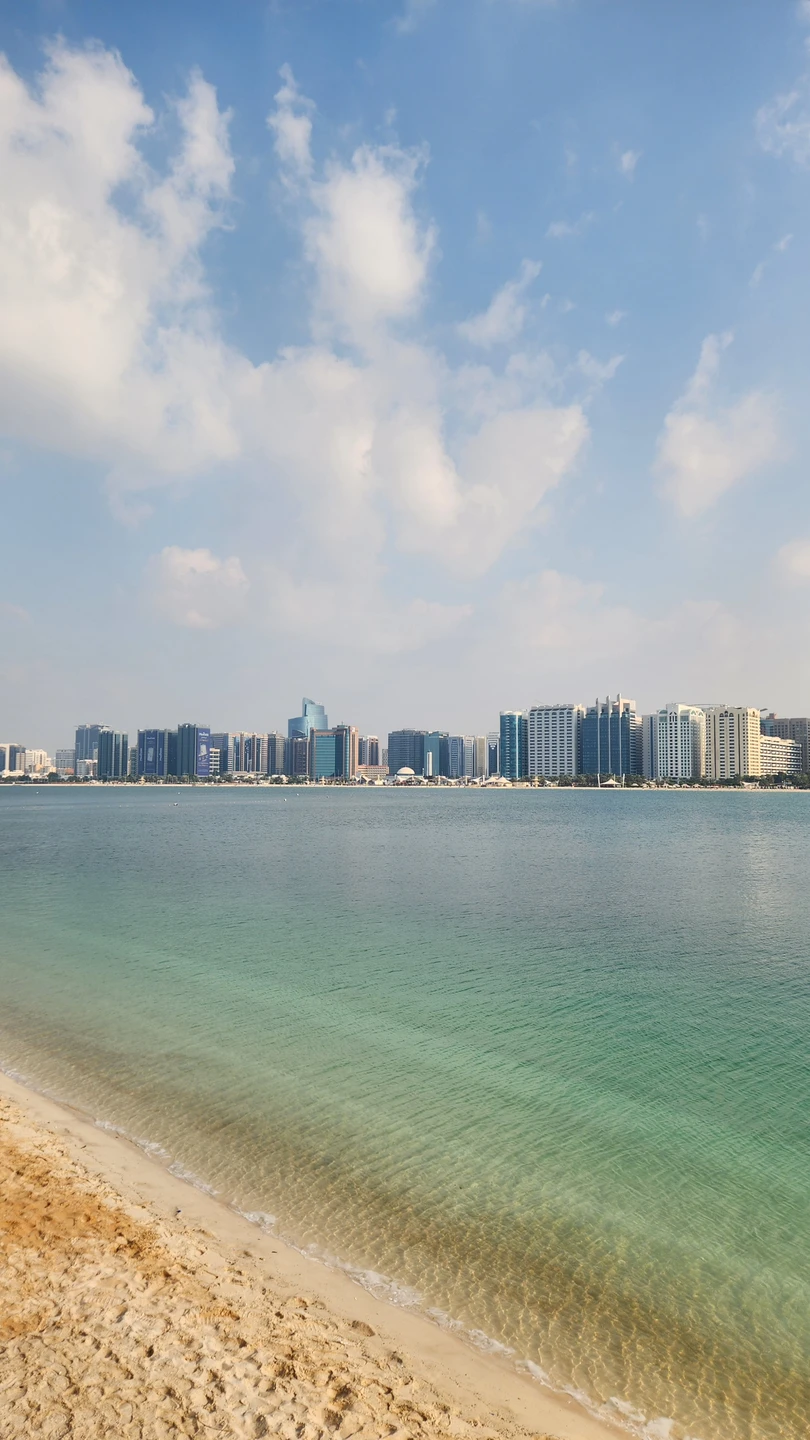 Прекрасный и заботливый гид Бек. Поездка прошла отлично. Комфортный автомобиль. Везде успели. Учитывал наши пожелания