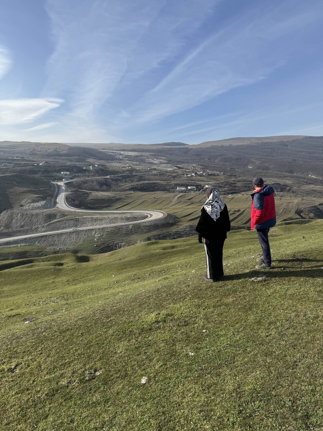 Гасан показал нам потрясающие знаковые природные шедевры Дагестана. Интересный контент и подача исторических фактов. Отличная организация