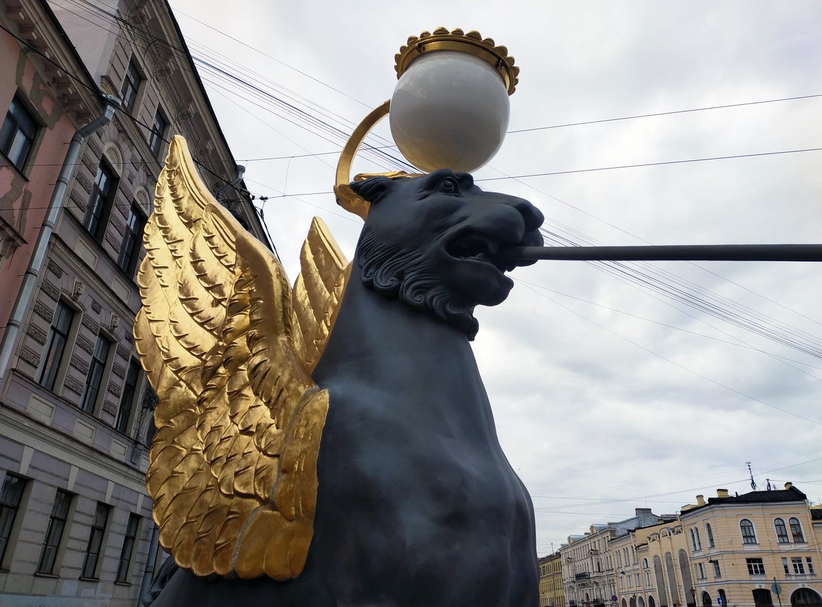 Фото Мобильный квест «Развратный Петербург» (18+)