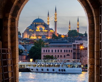 Площадь Ипподром, дворец Топкапы, церковь Святой Ирины, Айя-София, Голубая мечеть