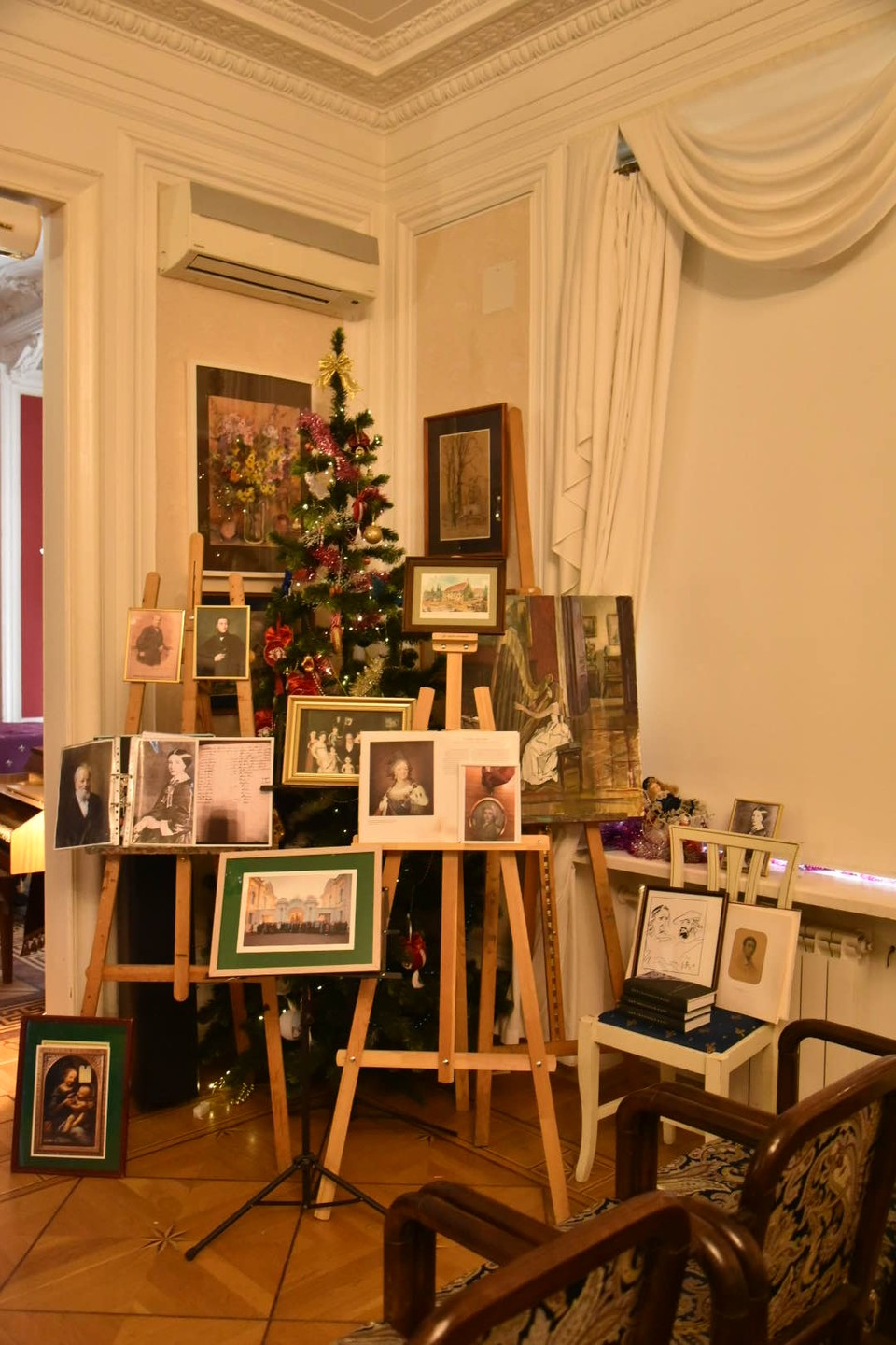 В гости к праправнучке Бенуа: старинная мебель, чаепитие и музыка (Юлия)