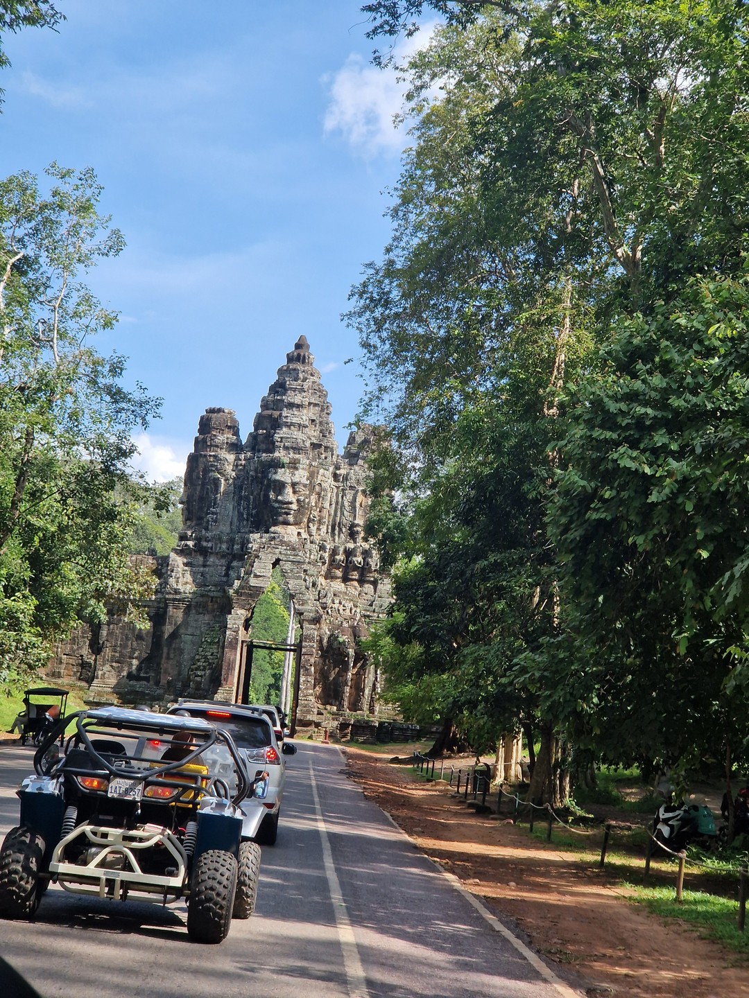 Андрей профессионал своего дела и очень интересный человек. Видно, что любит то, чем занимается. Экскурсия была