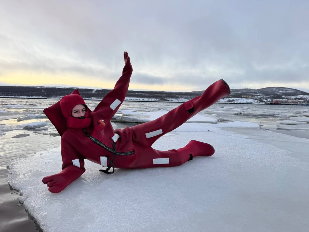 Это было что-то невероятное! Приехали с мужем в Мурманск, решили попробовать что-то необычное — айс-флоатинг. Эмоции