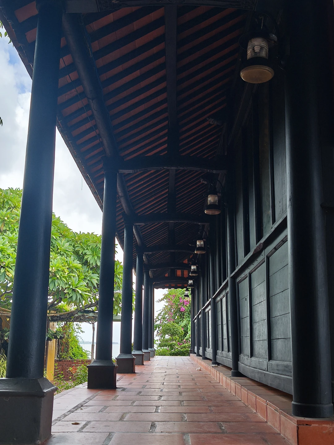 Обзорная экскурсия по Нячангу с Сергеем - наше первое знакомство с замечательной и колоритной страной Вьетнам.