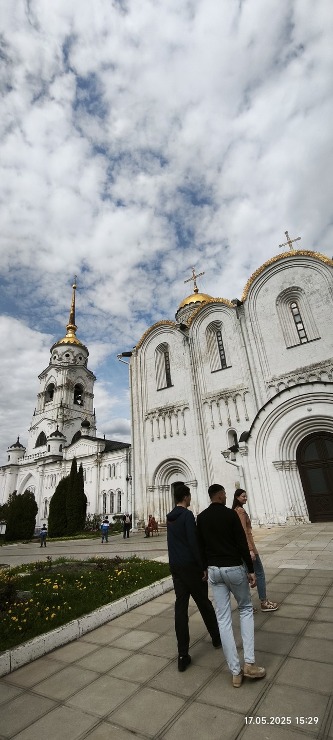Экскурсия динамичная, информативная. . Рассказ без запинок, с хорошей речью,оборотами и юмором . Очень рекомендую к