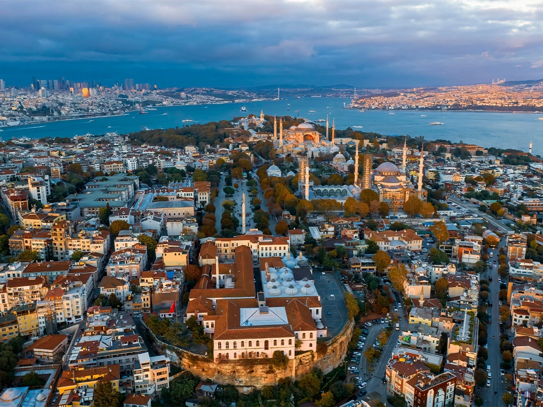 Вид на площадь Султанахмет