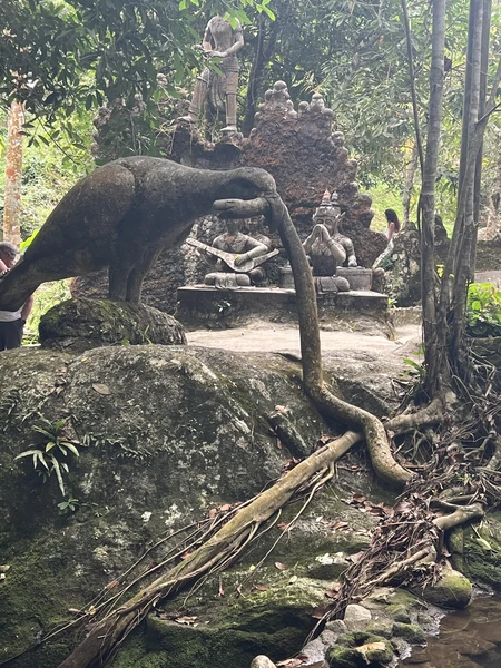 Была потрясающая экскурсия, посетили очень много интересных мест, все очень комфортно и познавательно, рекомендую другим обязательно 👍