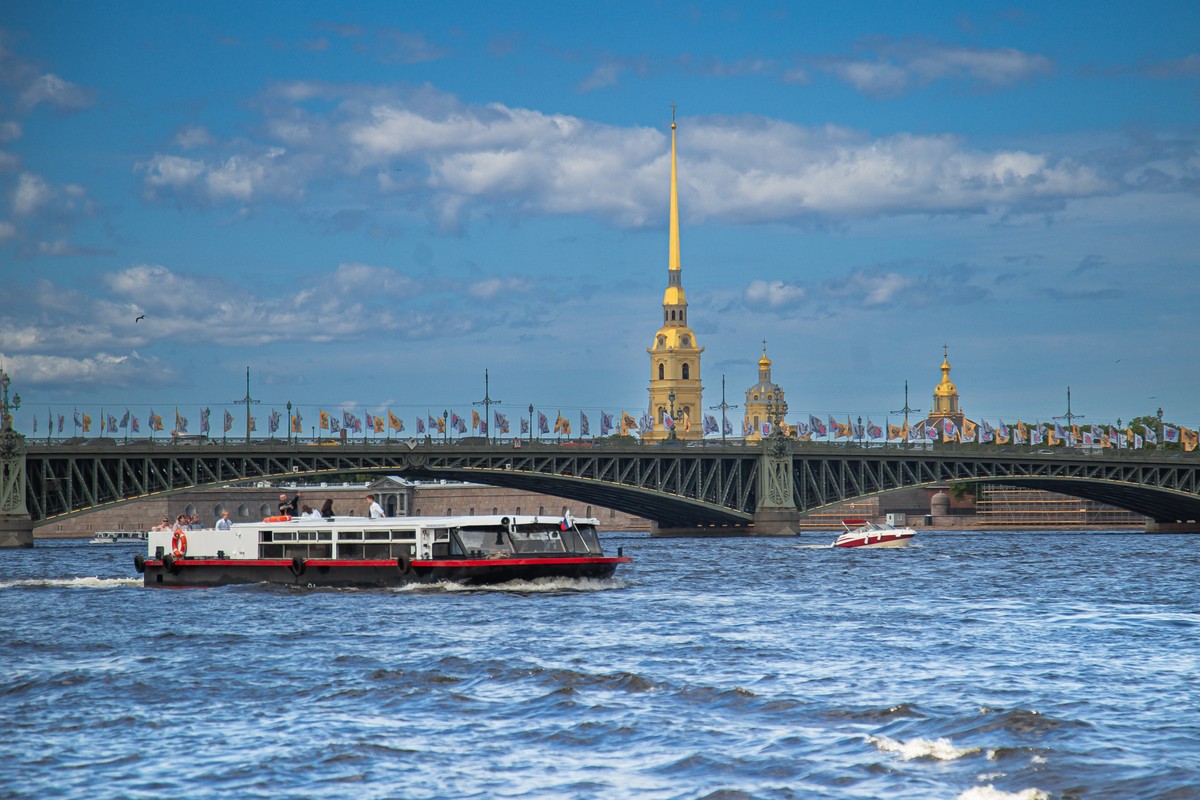 Фото Прогулка на теплоходе «Каналы Северной столицы»