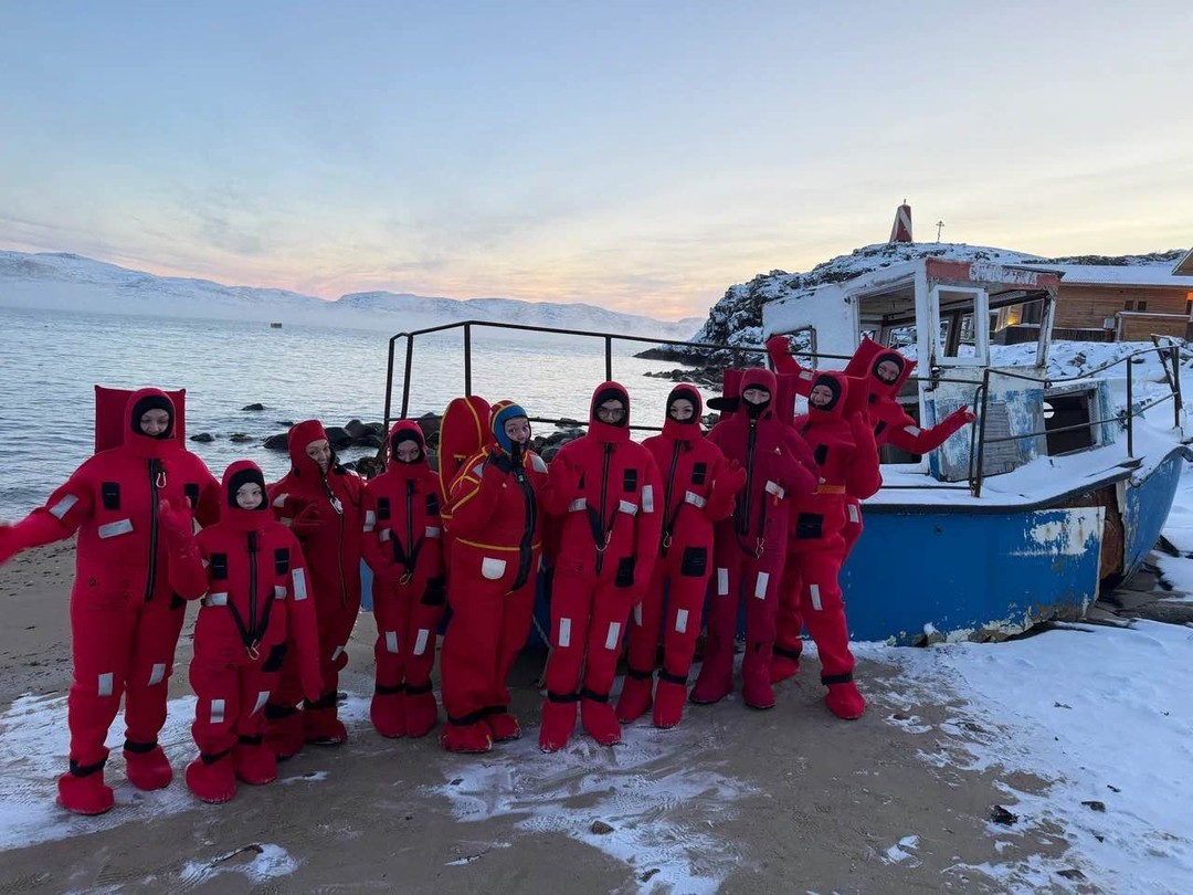 Остались только положительные эмоции после посещения данной активности! Незабываемые ощущения. Неподалеку от нашей группы даже плавали тюлени)