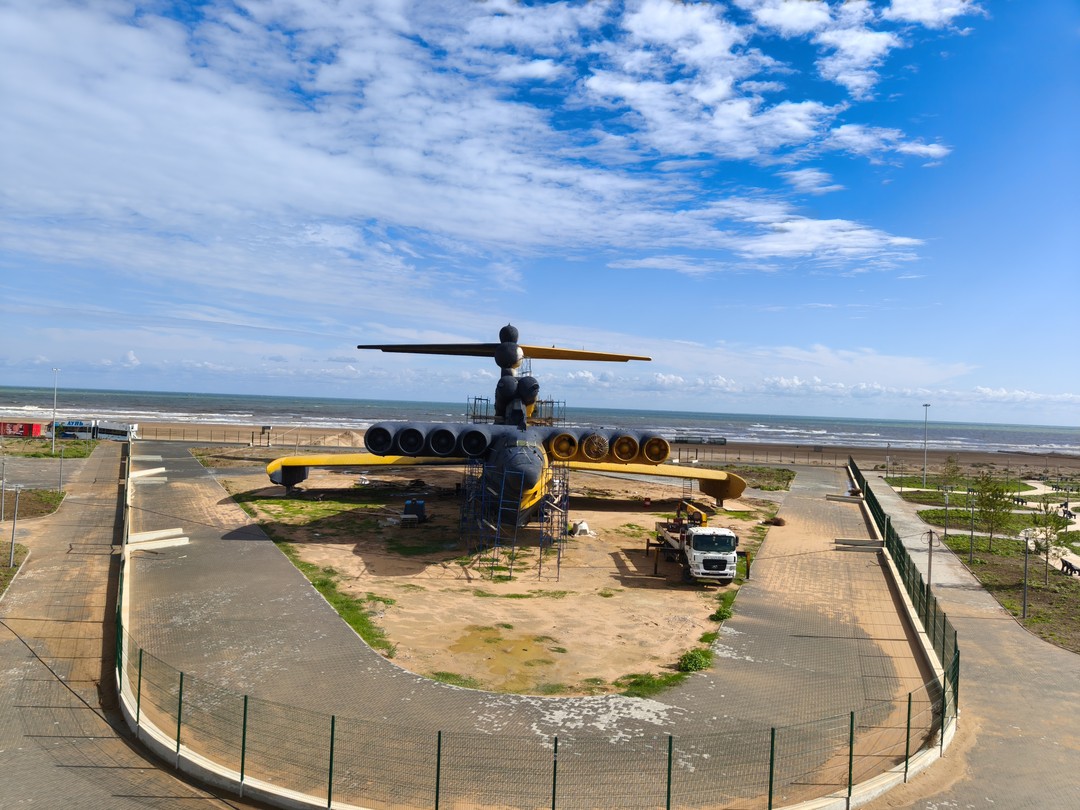 То, что "Лунь" Закрыт строительными лесами и обнесён забором, мы узнали только приехав на место. В
