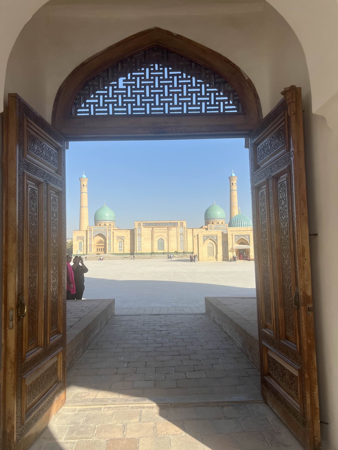 «Красавец Ташкент»: авто-пешеходная экскурсия (Елена)