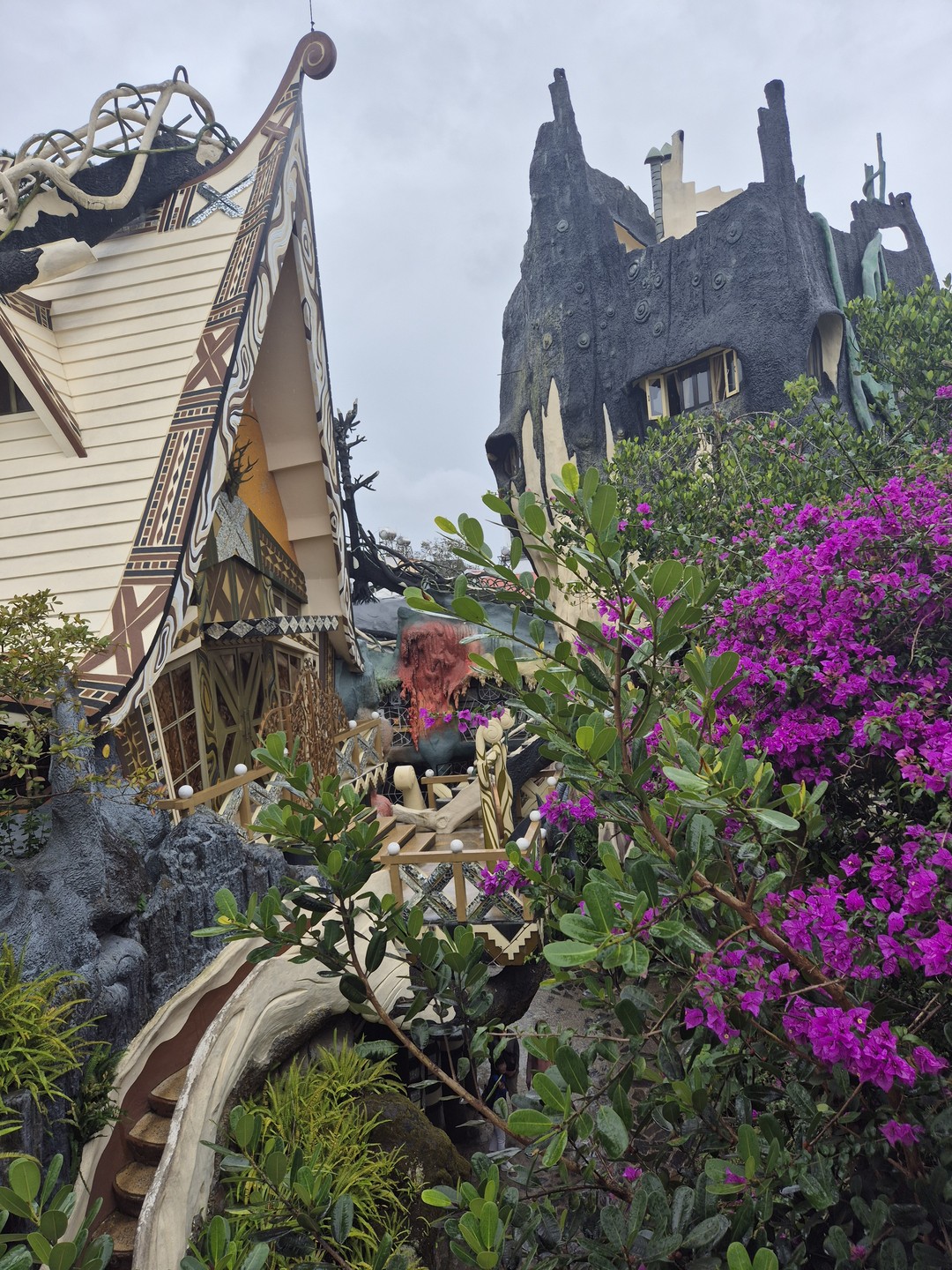 Немного не повезло с погодой! Шёл дождь. Но это не помешало увидеть всё, что было запланировано по программе! Рекомендую! Очень интересно!