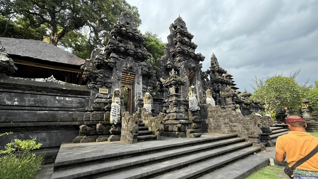 Не смотря на долгую дорогу, впечатления остались прекрасные. Локации очень красивые, остаются в памяти. Содержание очень