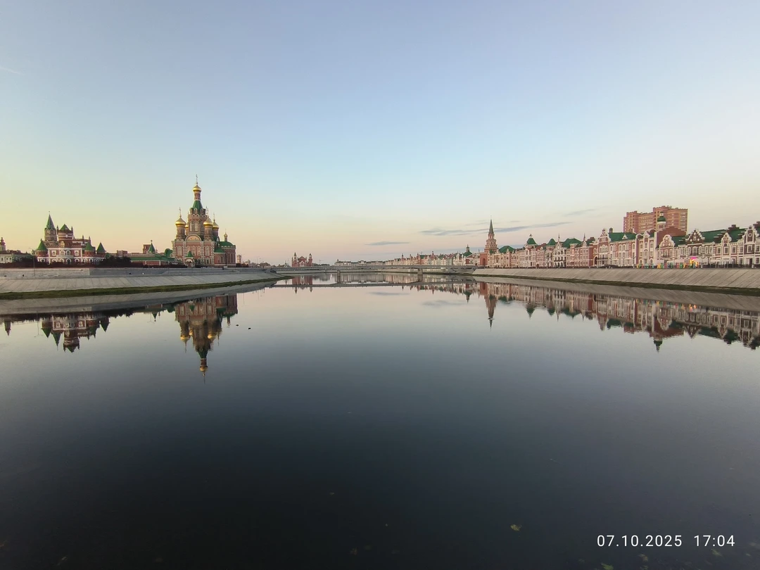 Отличная экскурсия. За 3 часа увидели основные достопримечательности под рассказ Анастасии. История у города не очень