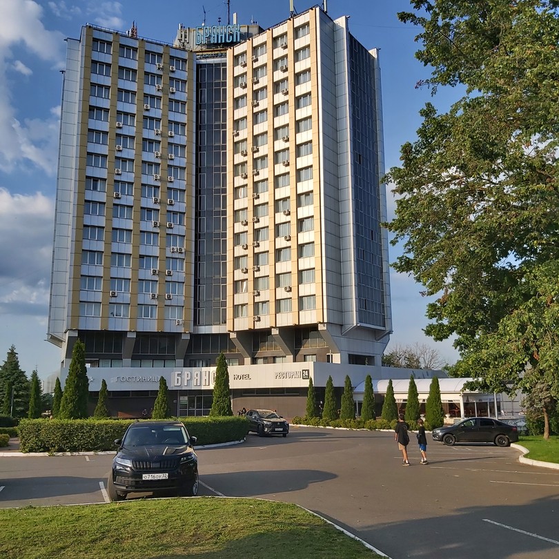 Влюбилась в Брянск с 1-го взгляда, покорил красотой. Город утопает в зелени, много парков и красивых