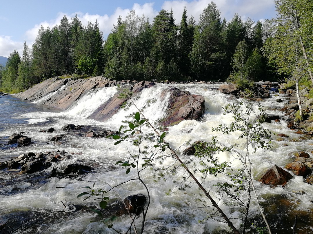 Это полная перезагрузка! Рекомендую всем, кто устал от большого города. С горы Крестовой открывается сумасшедший вид