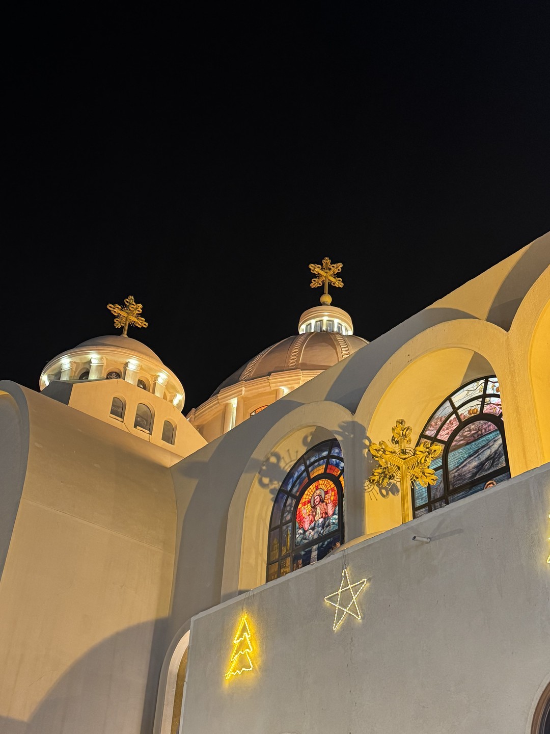 К сожалению не можем порекомендовать экскурсию у Валида. Очень мало информации, фактов, истории мы получили на