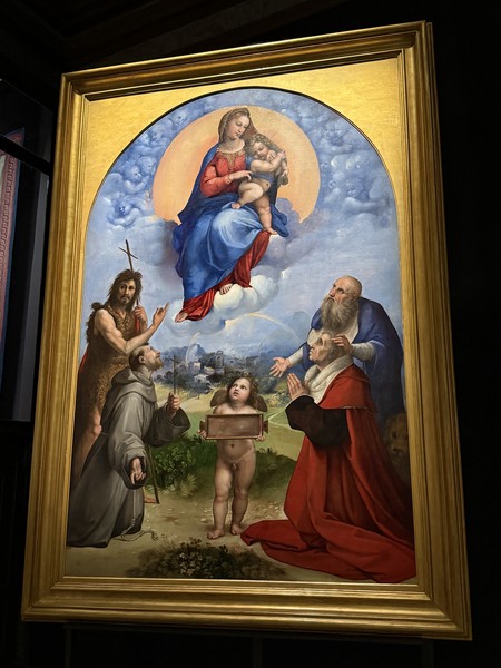 Нэлли настолько легко и доступно расскажет вам о Ватикане, что вы даже не заметите как пролетят