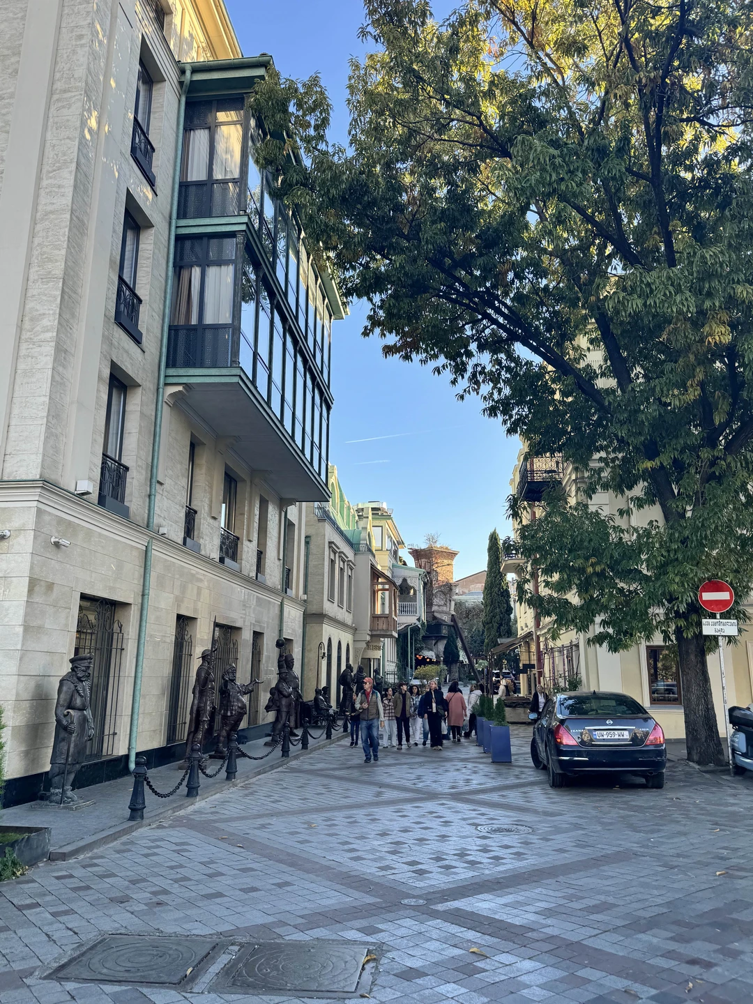 Экскурсия очень понравилась. Организовано на высшем уровне, все очень чётко, без задержек. Увидели много достопримечательностей. Побывали