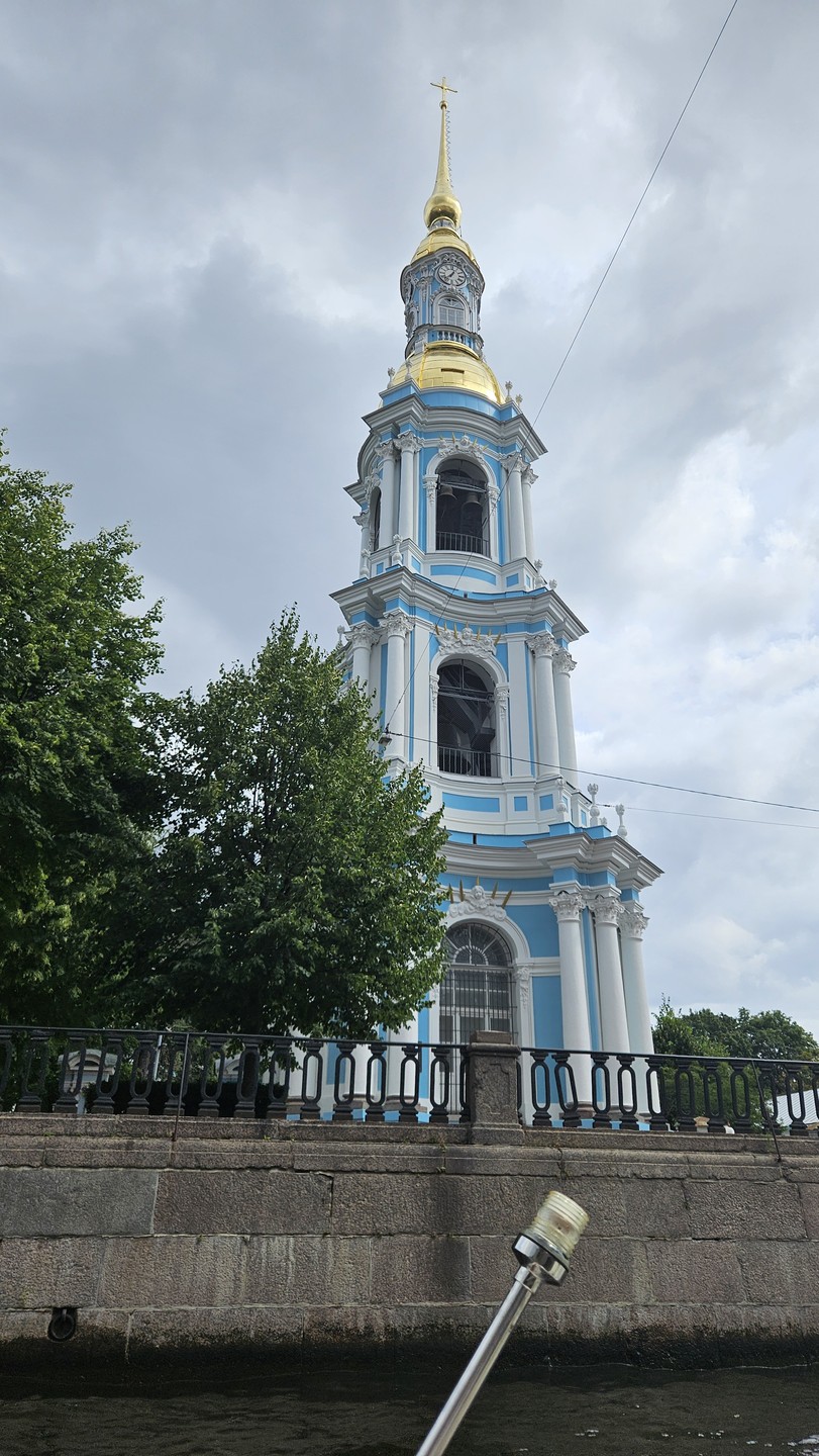 По каналам Петербурга на элитном катере с гидом (Евгения)