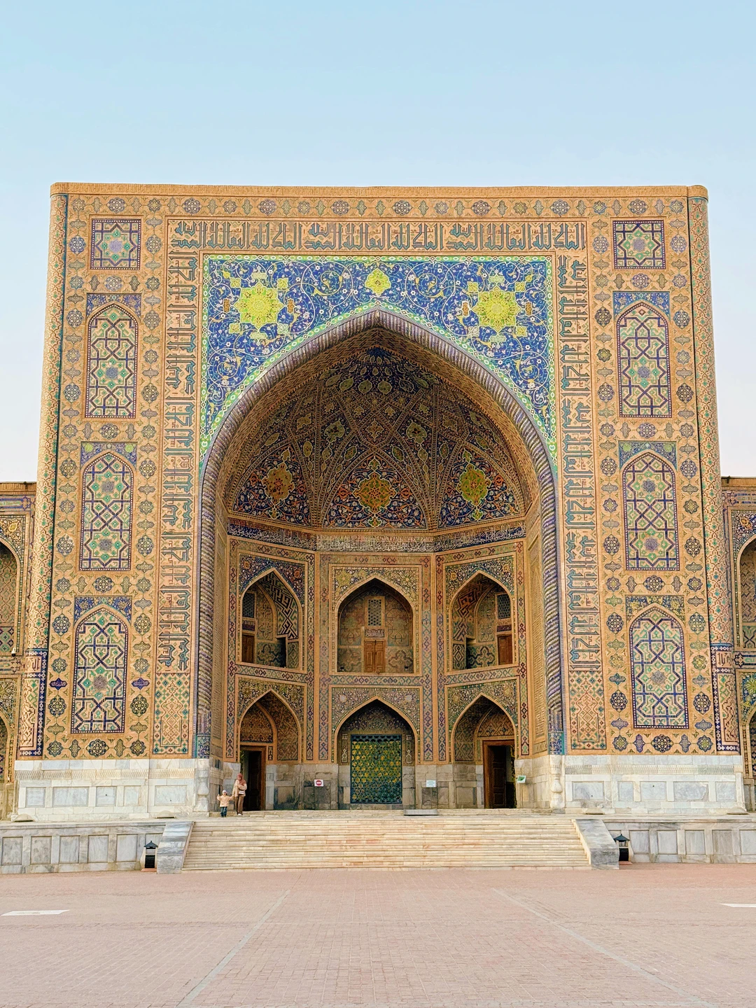 Хочу выразить искреннюю благодарность Парвизу за невероятную экскурсию! С первых минут понимаешь, что перед тобой человек