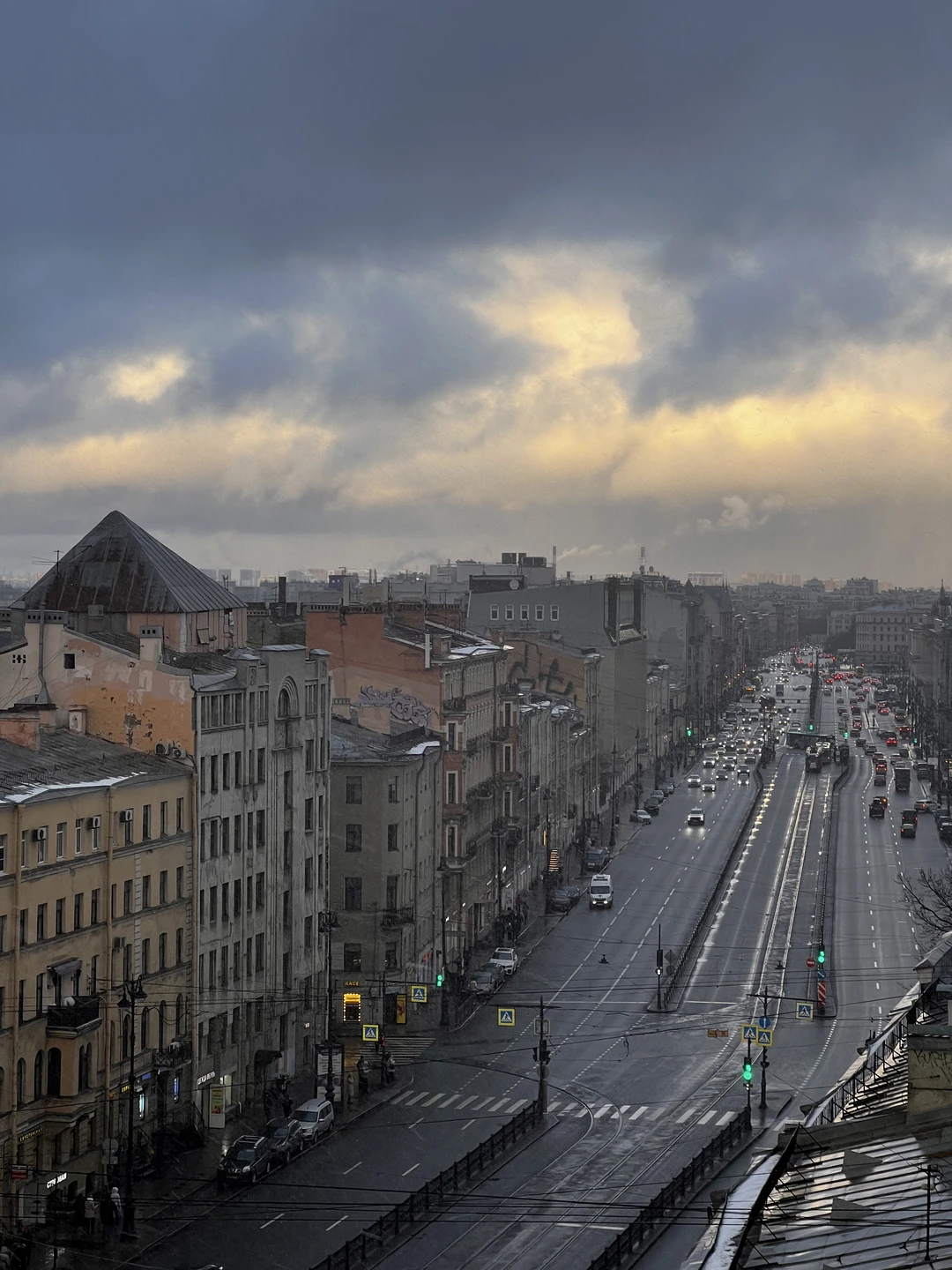 Экскурсия огонь! Как будто гуляли с другом, который показывает нам свой любимый город. Видно что вложена