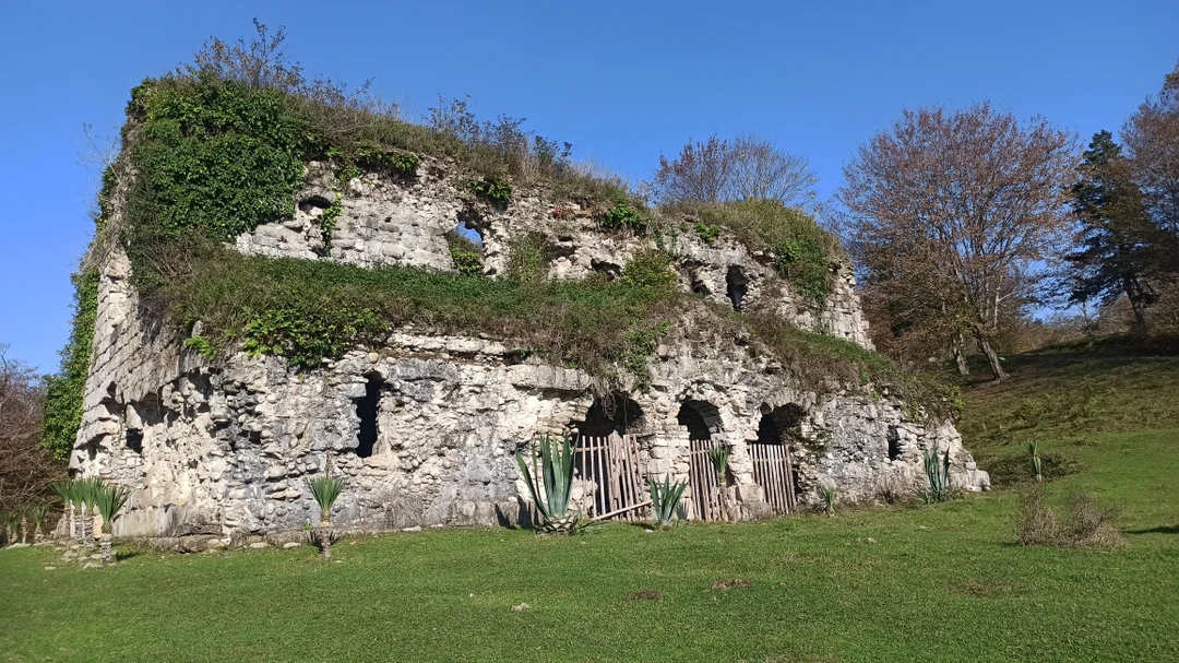 Ездили с друзьями, экскурсию нам проводил Дмитрий. Основные моменты осветил полностью, от себя добалял очень полезные