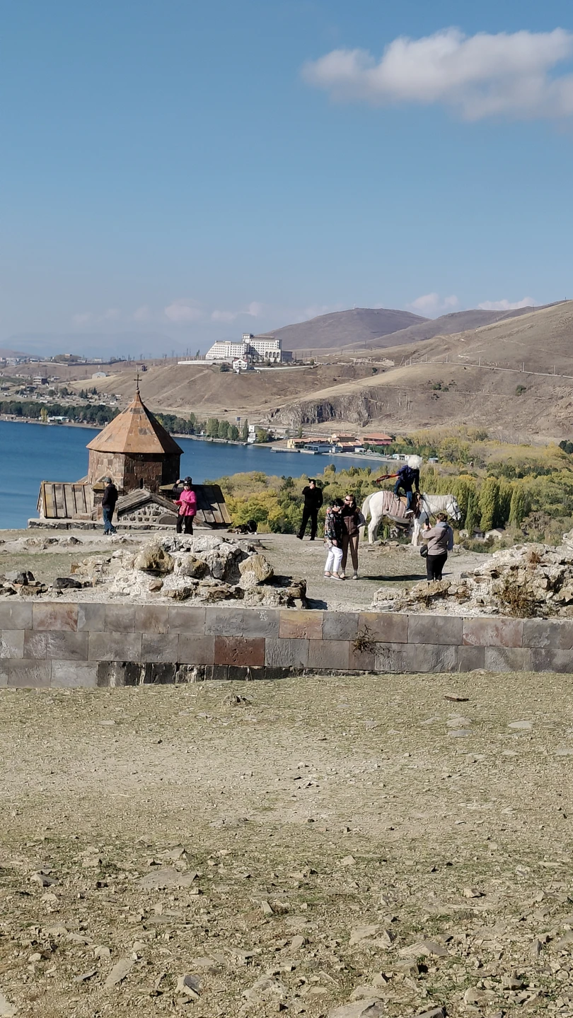 Экскурсия была очень интересной. Экскурсовод Тигран не только много дал интересной информации по теме экскурсии, но